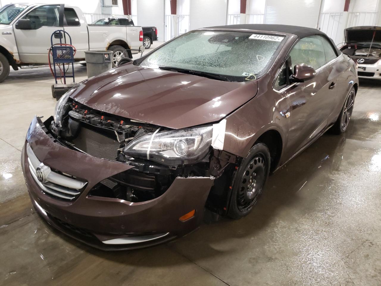 Photo 2 from auction – 2016 BUICK CASCADA PR with VIN W04WT3N55GG052369