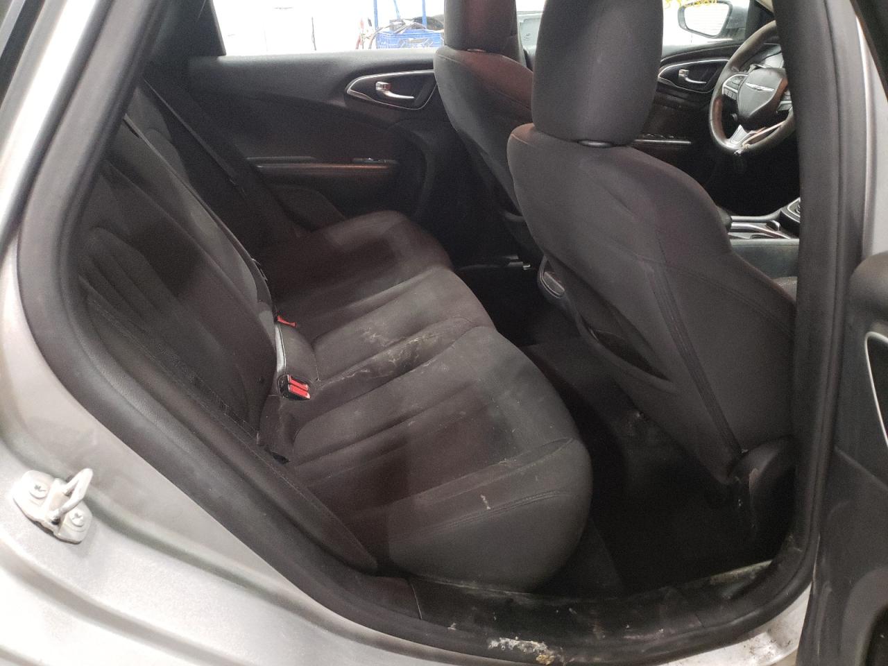 Photo 6 from auction – 2015 CHRYSLER 200 LIMITE with VIN 1C3CCCAB9FN571511