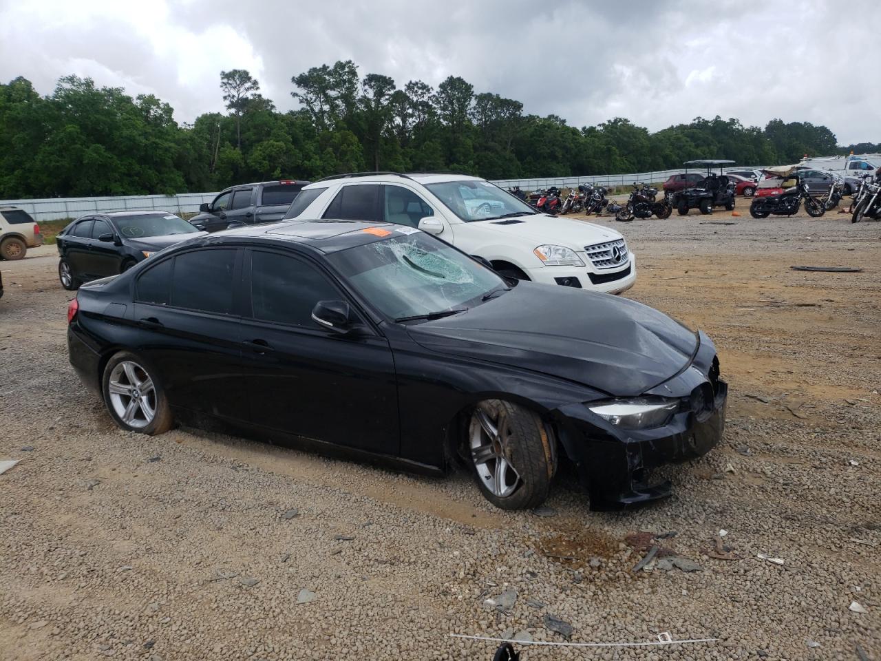 Photo 9 from auction – 2014 BMW 320 I with VIN WBA3B1C57EP680320