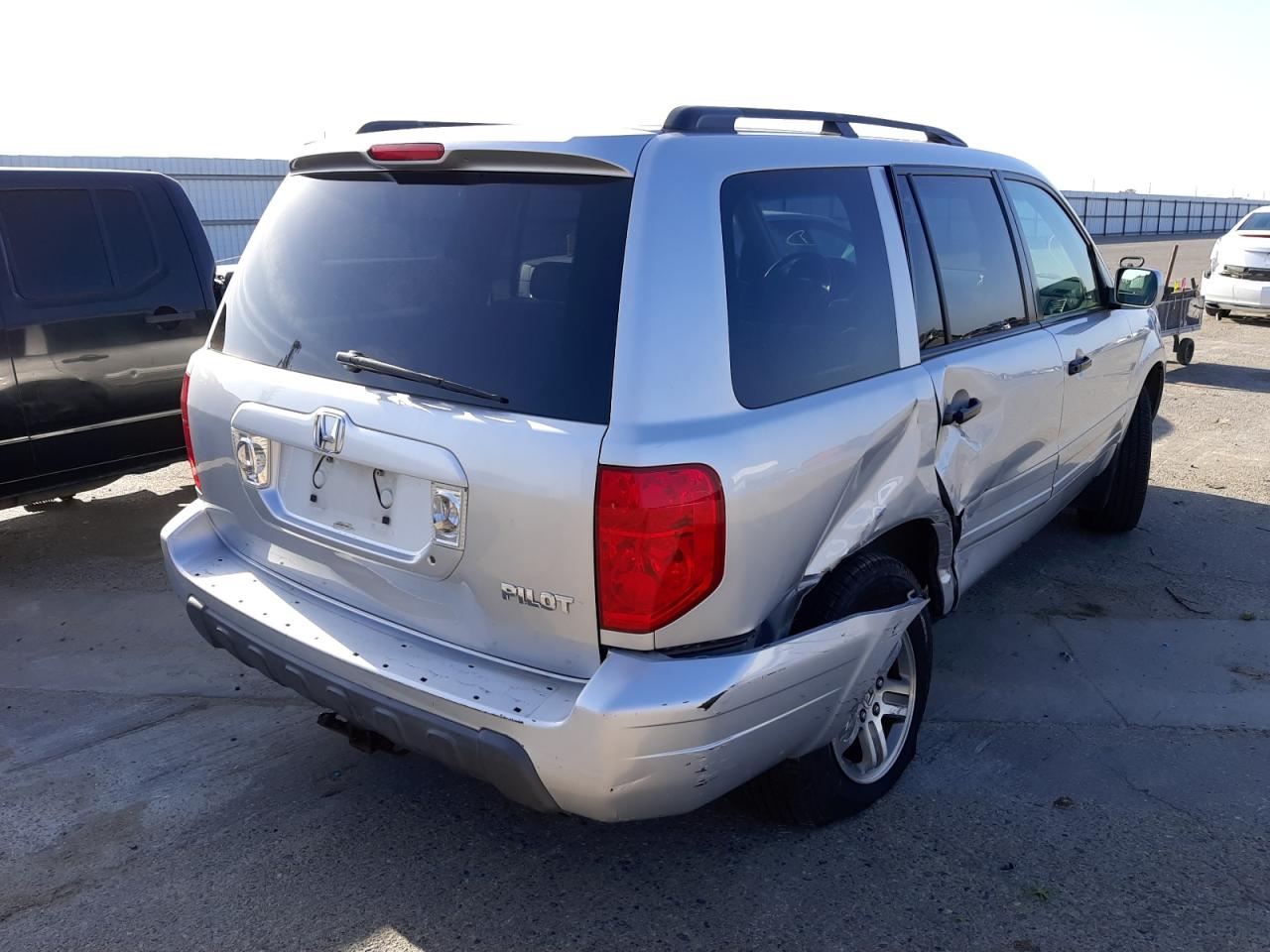 Photo 4 from auction – 2003 HONDA PILOT EXL with VIN 2HKYF18593H547556