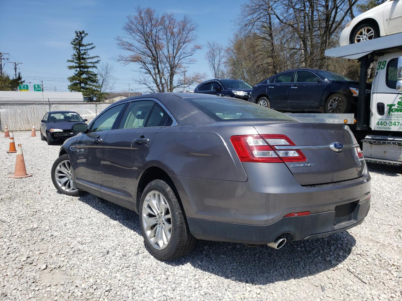 Photo 3 from auction – 2013 FORD TAURUS LIM with VIN 1FAHP2F84DG200261