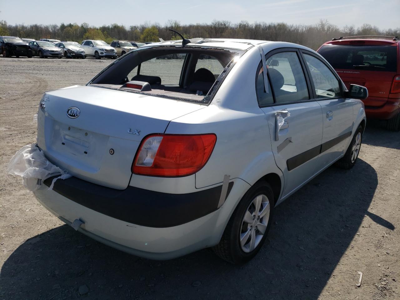 Photo 4 from auction – 2008 KIA RIO BASE with VIN KNADE123786323211