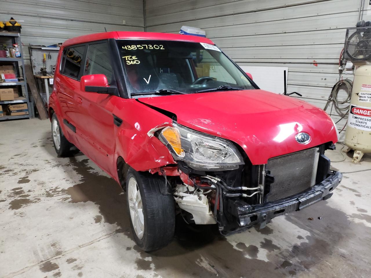 KIA SOUL + 2010 with VIN KNDJT2A20A7171637 - Photo from auction
