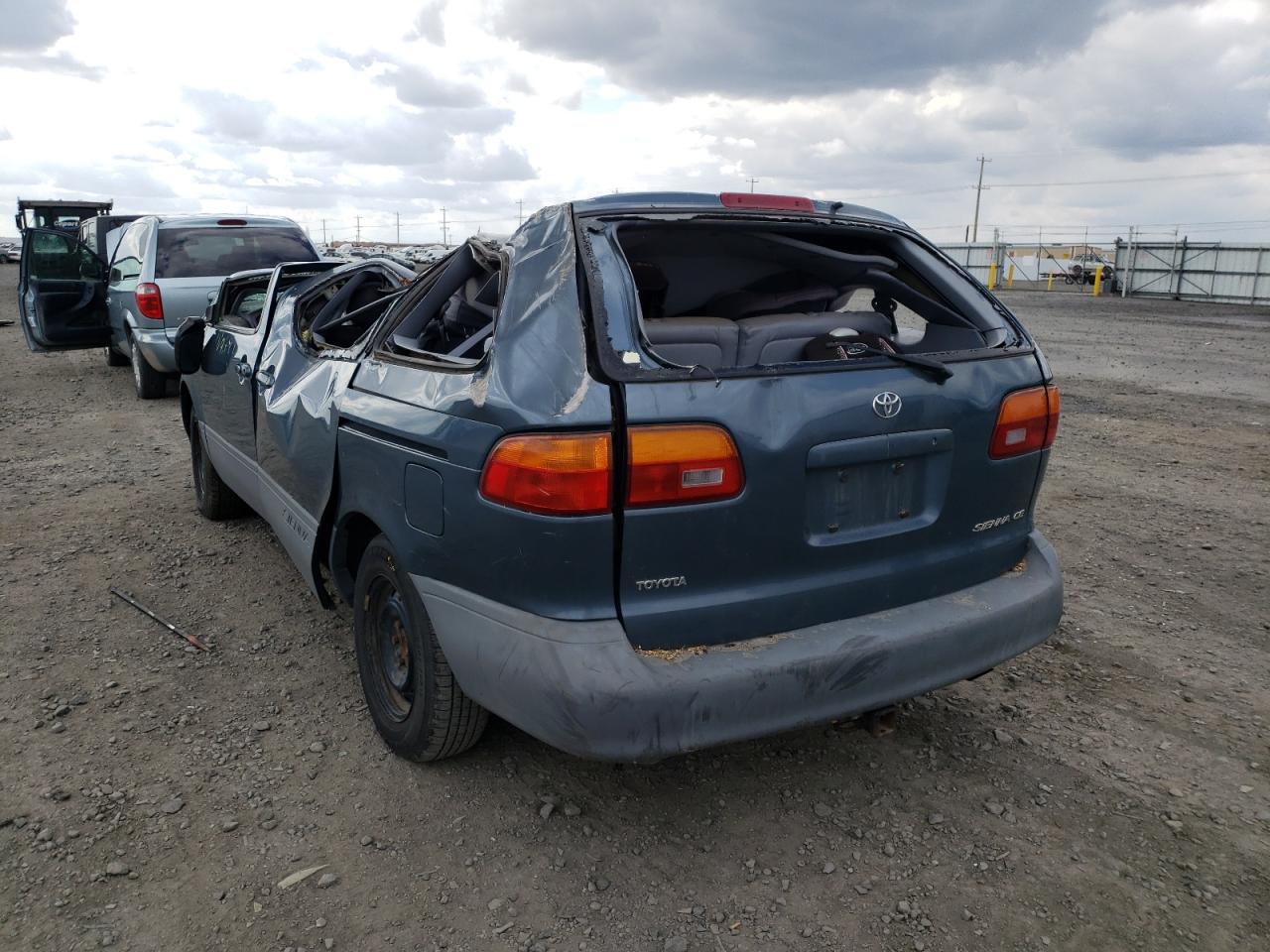 Photo 3 from auction – 2000 TOYOTA SIENNA CE with VIN 4T3ZF19C5YU276433