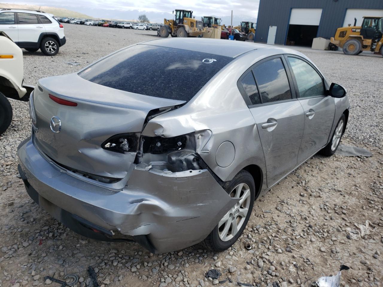Photo 4 from auction – 2010 MAZDA 3 with VIN JM1BL1SF0A1331809
