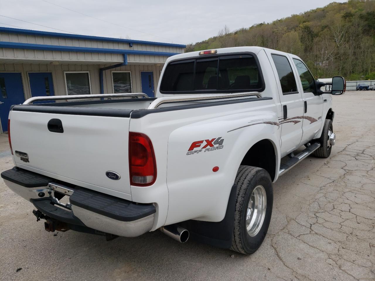 Photo 4 from auction – 2006 FORD F350 SUPER with VIN 1FTWW33P96EC84713
