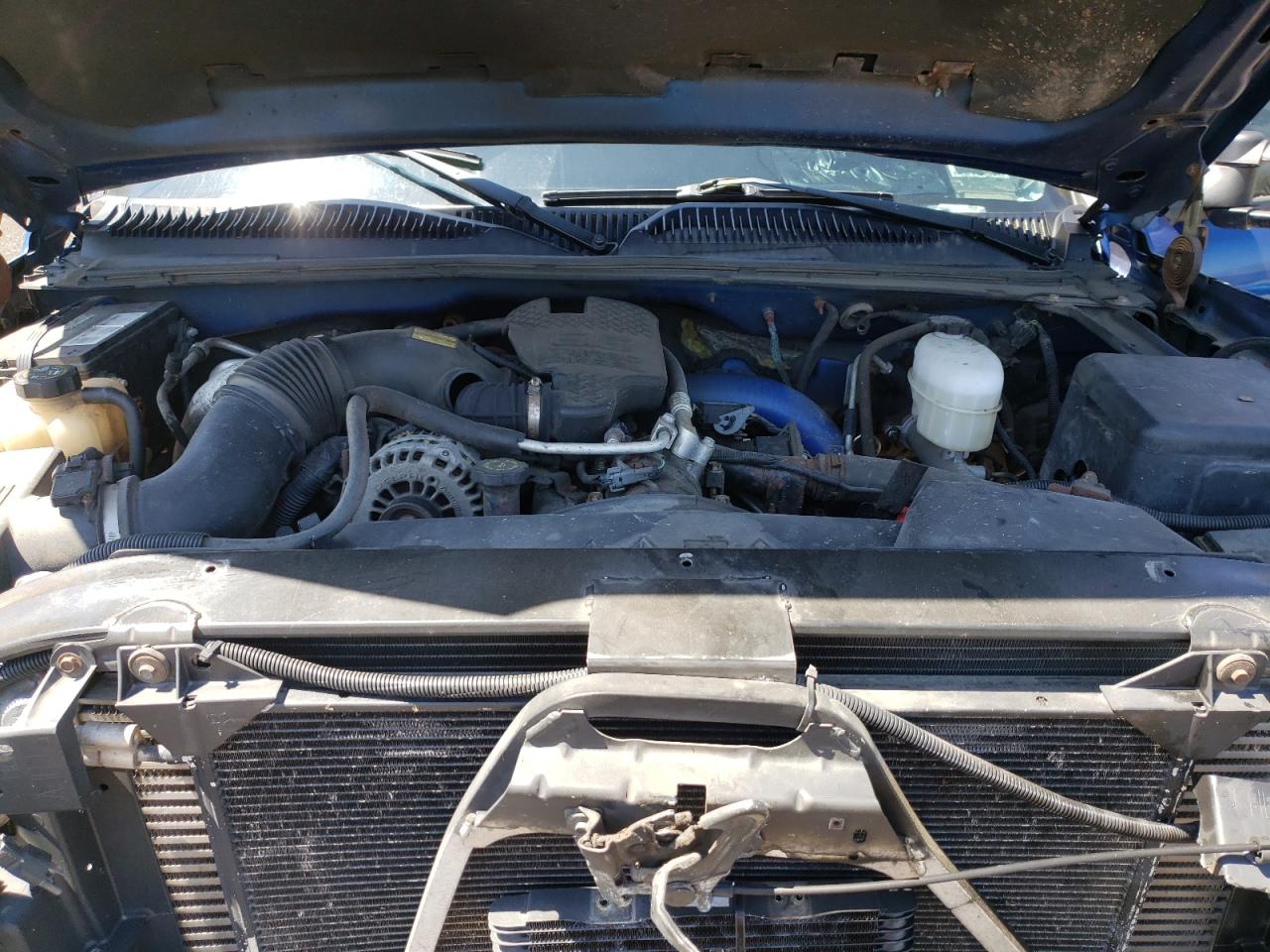 Photo 7 from auction – 2004 CHEVROLET SILVERADO with VIN 1GCHK29154E205116