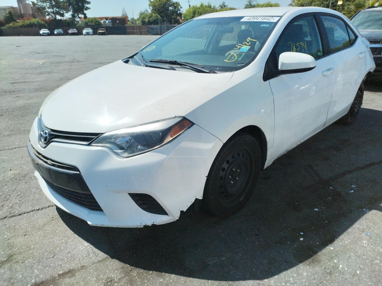 Фото 2 с аукциона – 2015 TOYOTA COROLLA L с VIN 2T1BURHE2FC412663