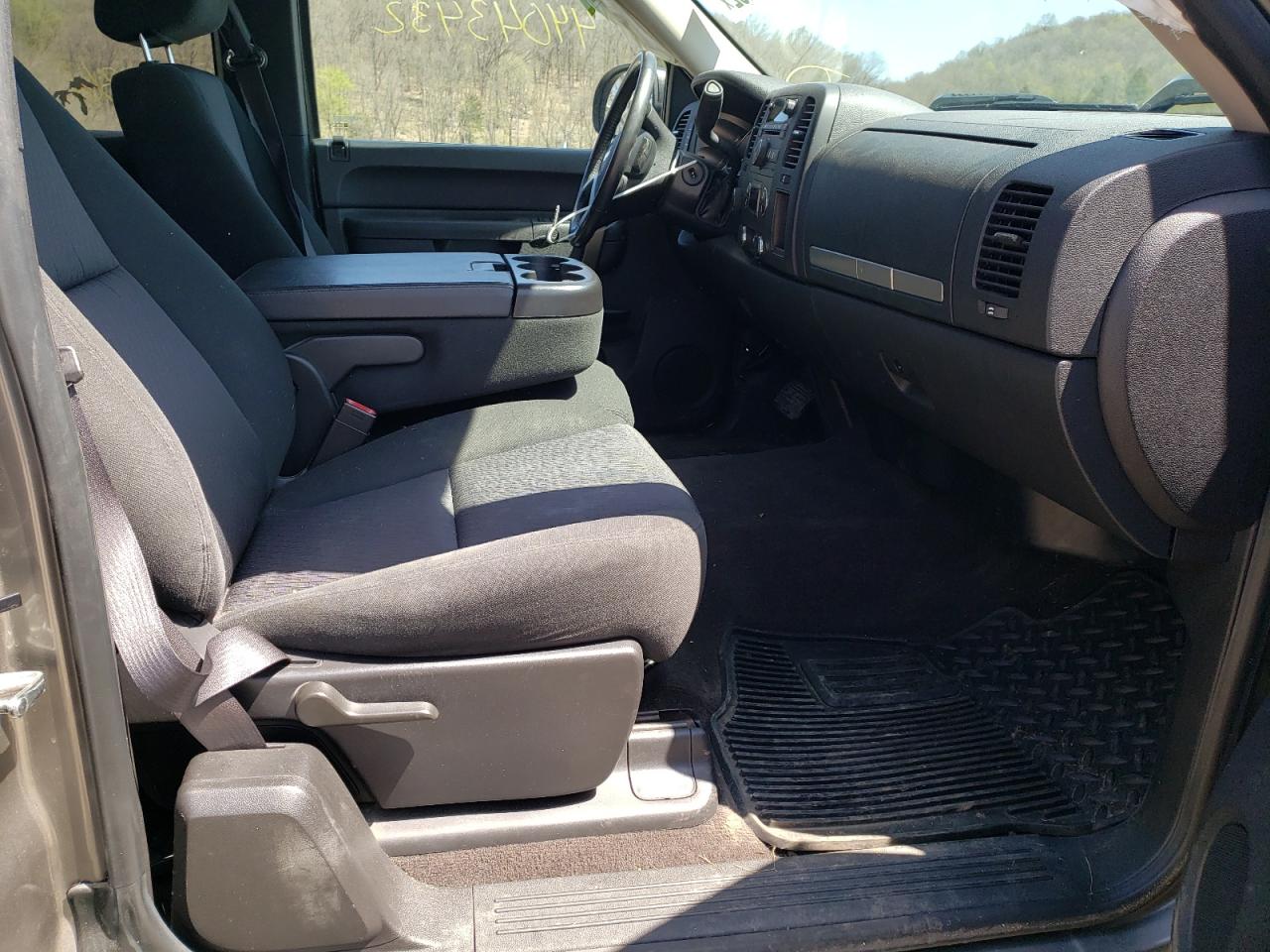 Photo 5 from auction – 2013 CHEVROLET SILVERADO with VIN 1GCRKSE70DZ275078