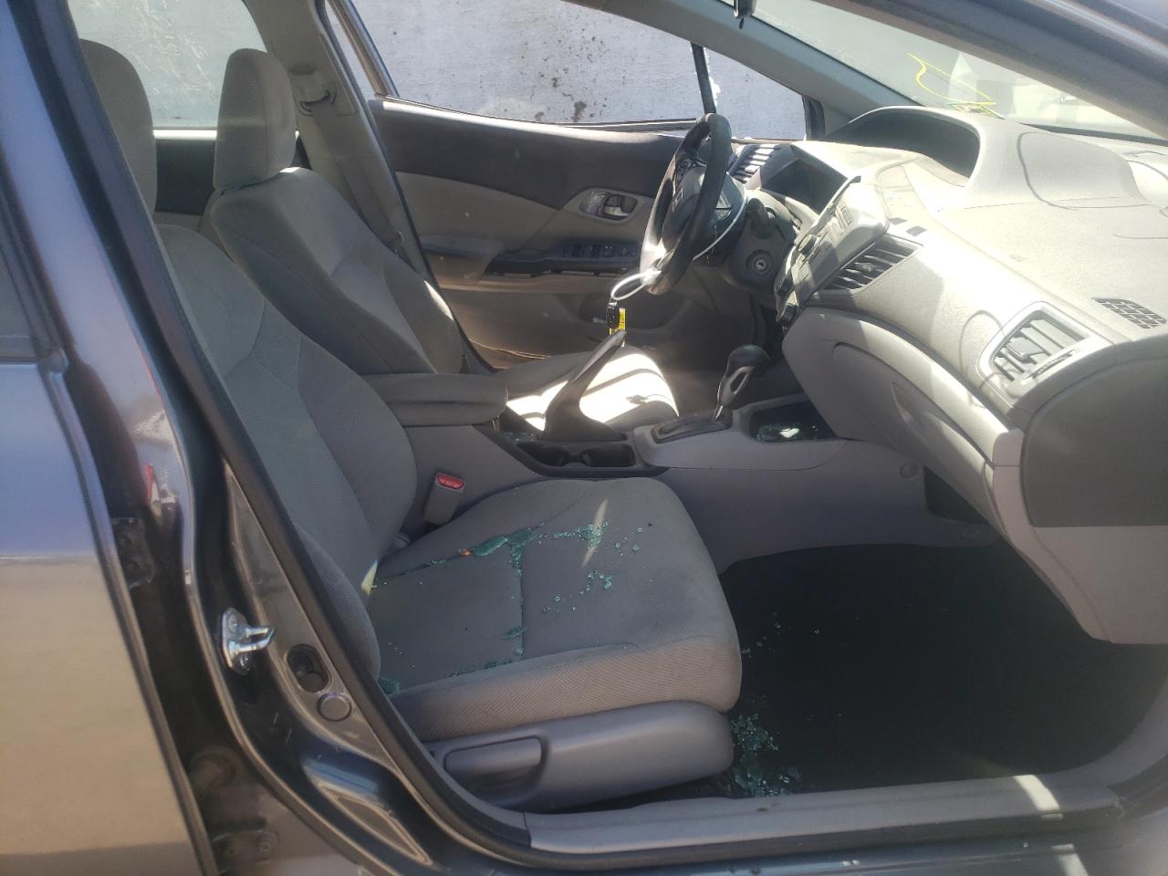 Photo 5 from auction – 2012 HONDA CIVIC LX with VIN 19XFB2F56CE371405