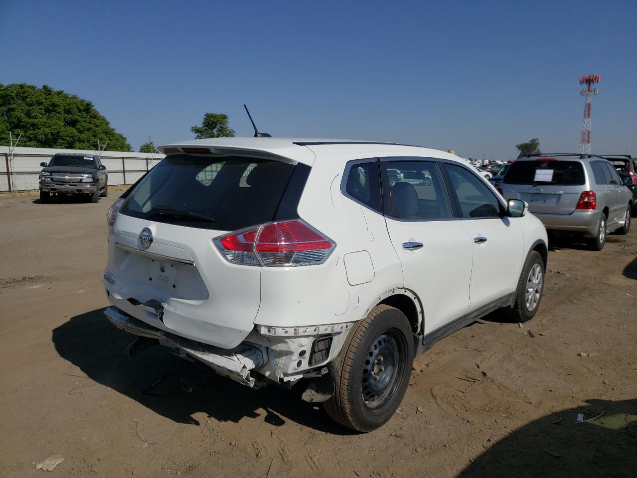 Photo 4 from auction – 2015 NISSAN ROGUE S with VIN KNMAT2MT4FP584186