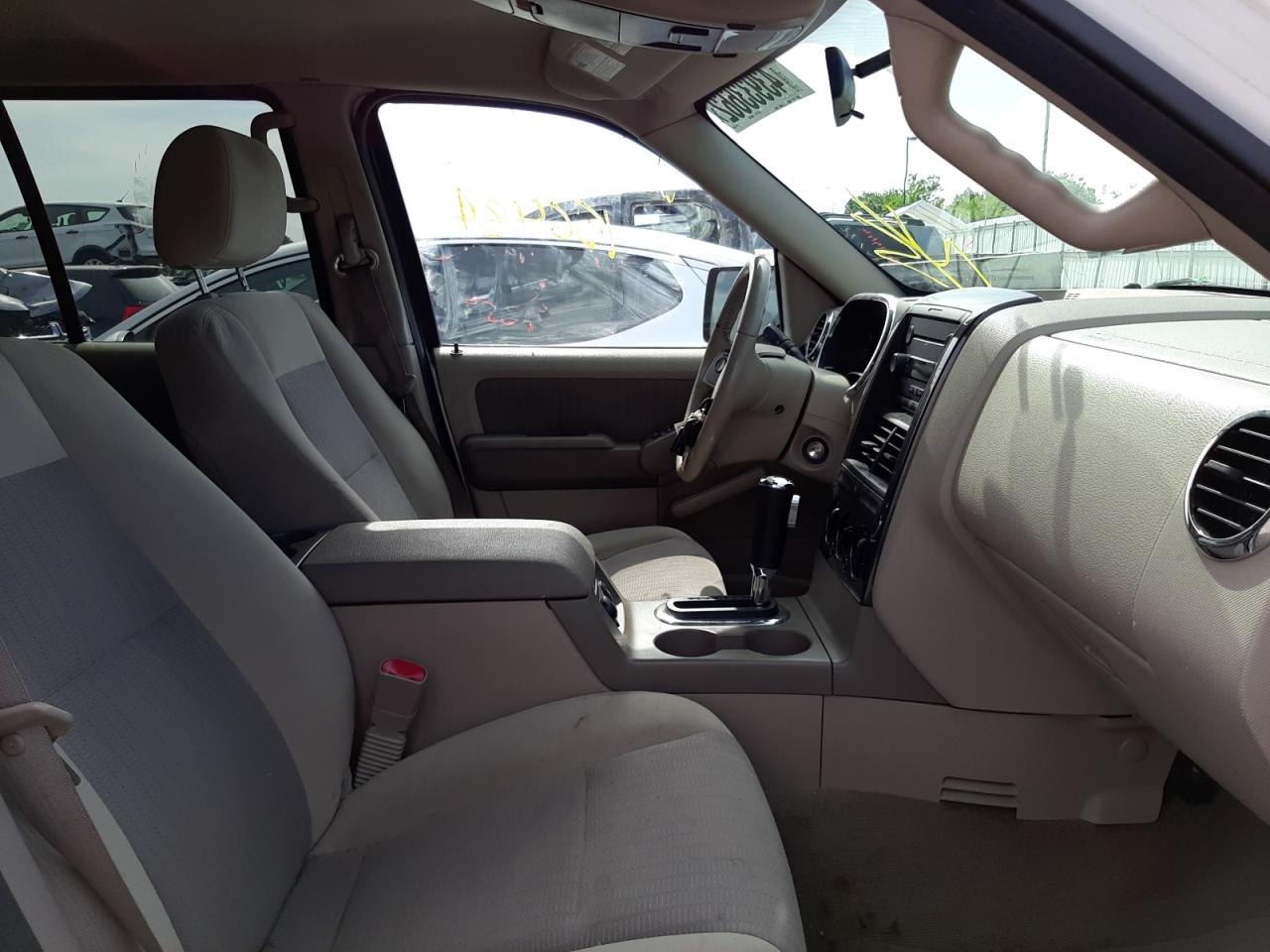 Photo 5 from auction – 2007 FORD EXPLORER X with VIN 1FMEU63EX7UB50233