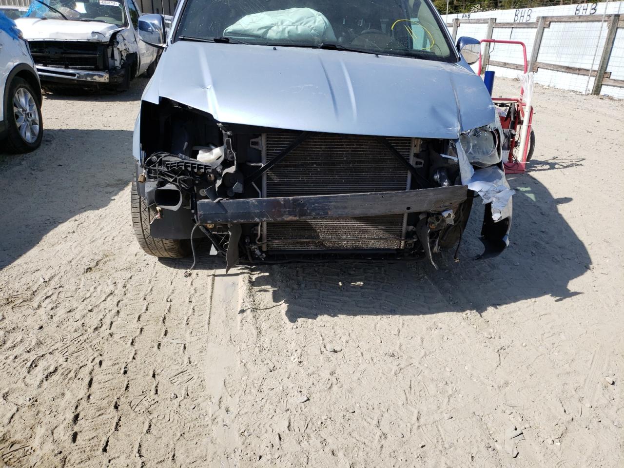 Photo 9 from auction – 2013 CHRYSLER TOWN & COU with VIN 2C4RC1CG3DR802180