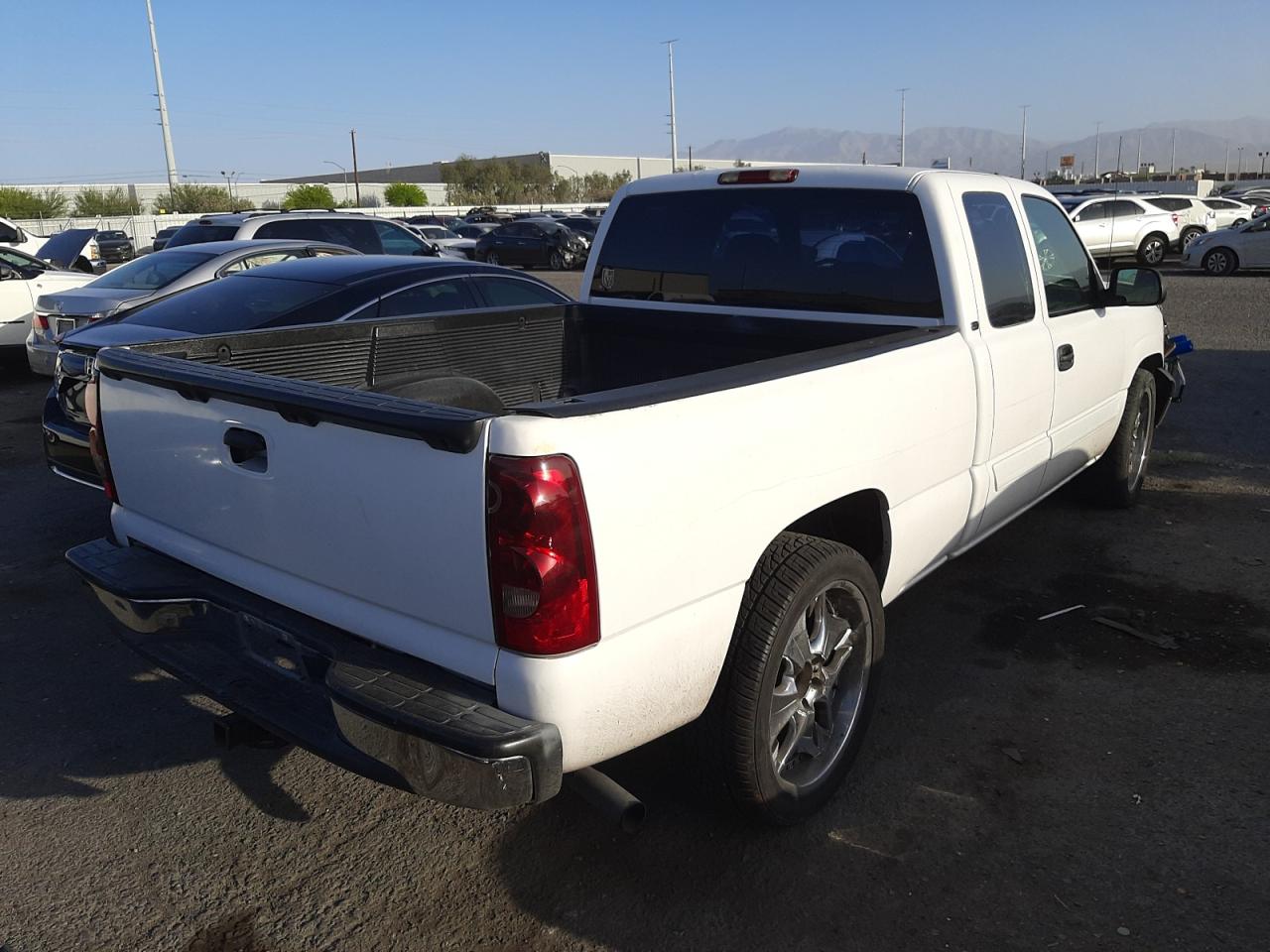 Photo 4 from auction – 2003 CHEVROLET silverado with VIN 2GCEC19T431139833