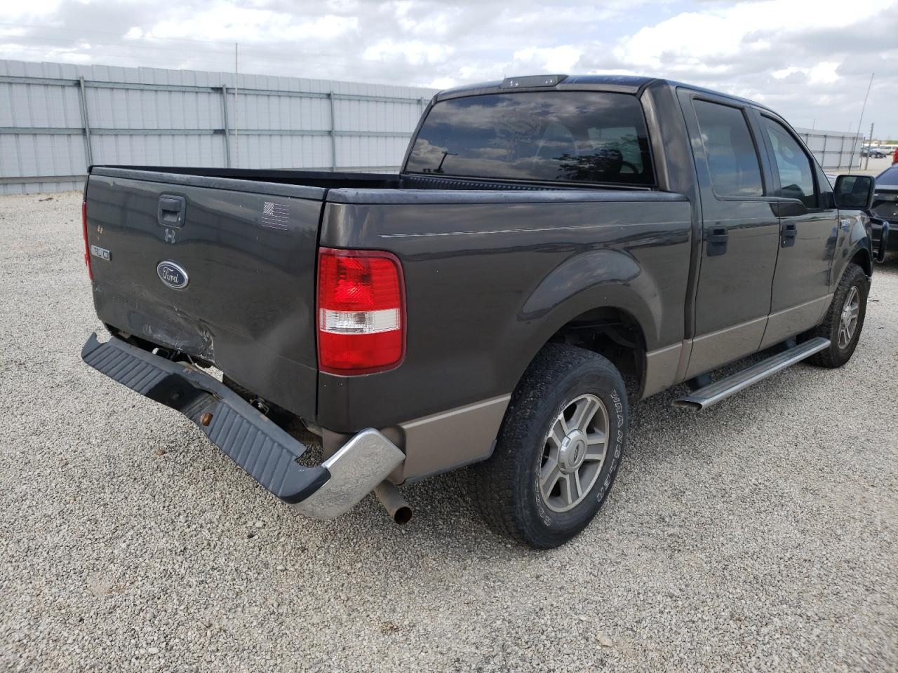 Photo 4 from auction – 2005 FORD F-150 with VIN 1FTRW12W45FB44037