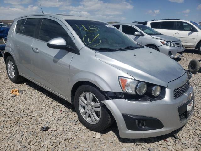 CHEVROLET SONIC LT 2014 مع رقم تعريف المركبة 1G1JC6SB4E4225592 - صورة من المزاد