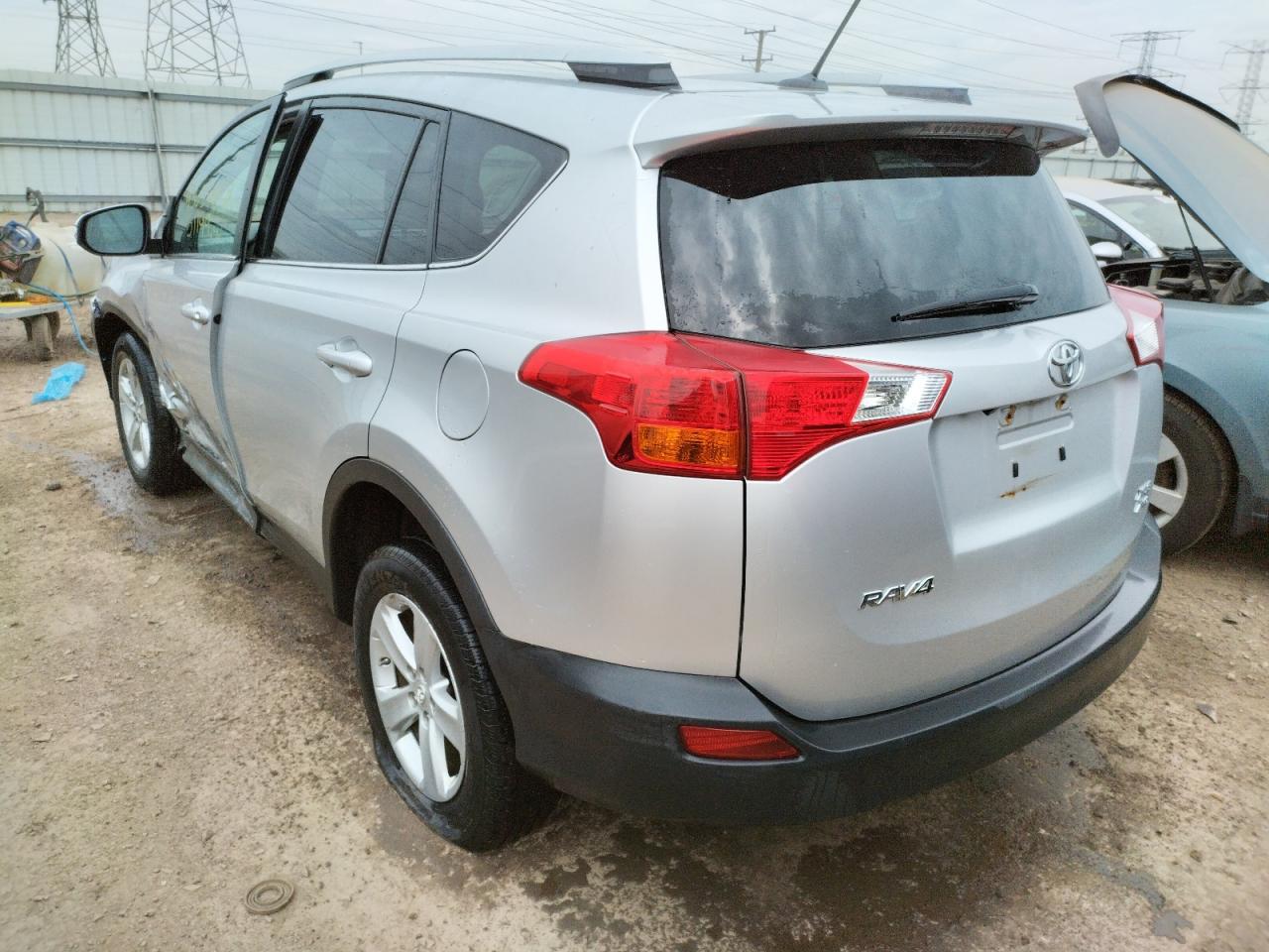 Photo 3 from auction – 2014 TOYOTA RAV4 XLE with VIN 2T3RFREV8EW216034