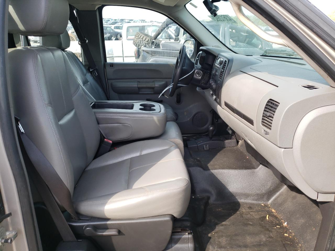 Photo 5 from auction – 2009 CHEVROLET SILVERADO with VIN 1GCEK19C19Z159539
