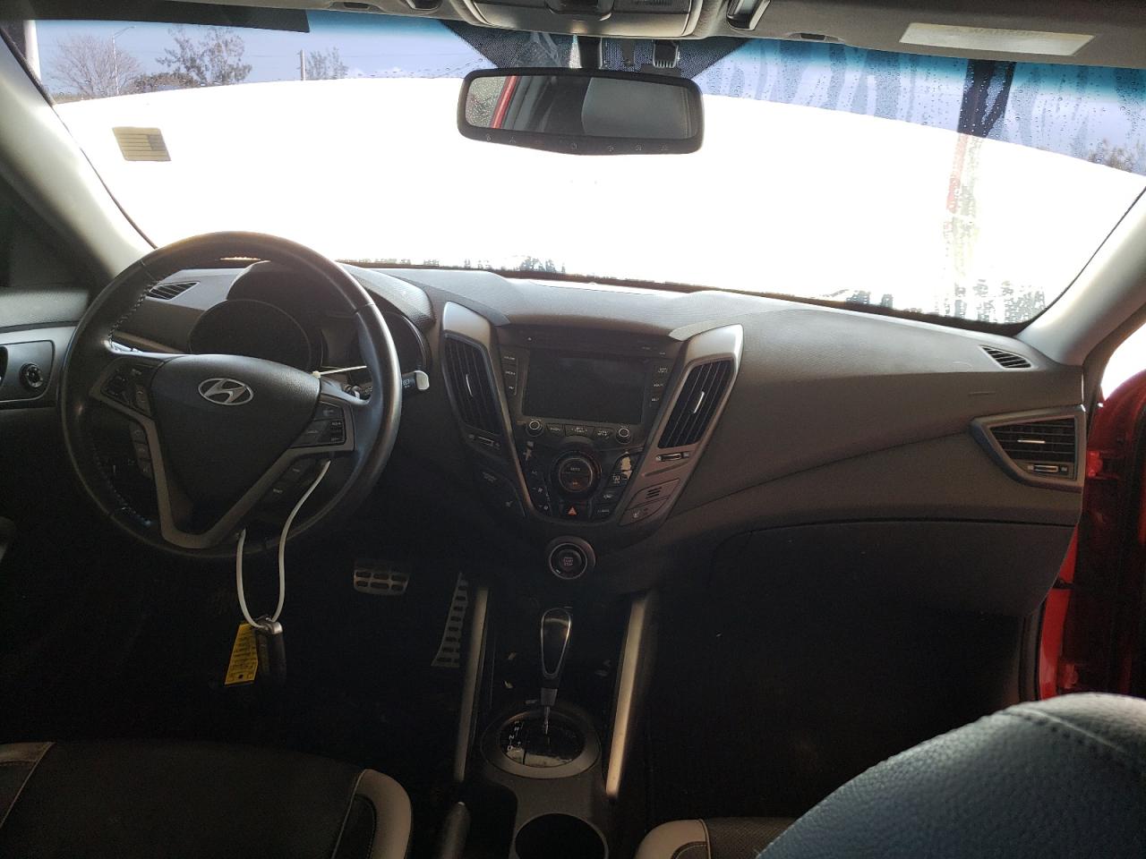 Photo 9 from auction – 2015 HYUNDAI VELOSTER T with VIN KMHTC6AE6FU242290