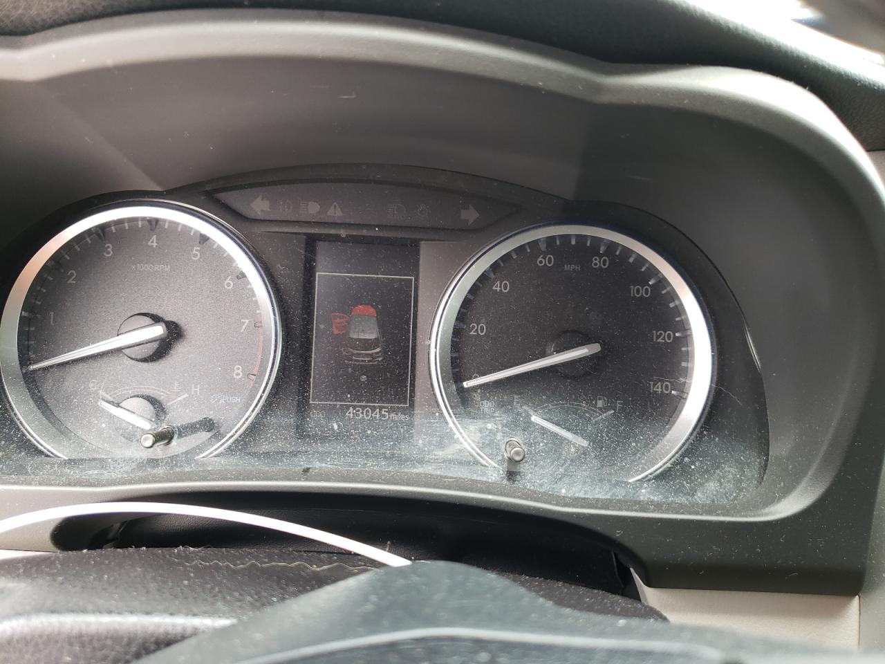 Photo 8 from auction – 2018 TOYOTA HIGHLANDER with VIN 5TDKZRFH9JS540428