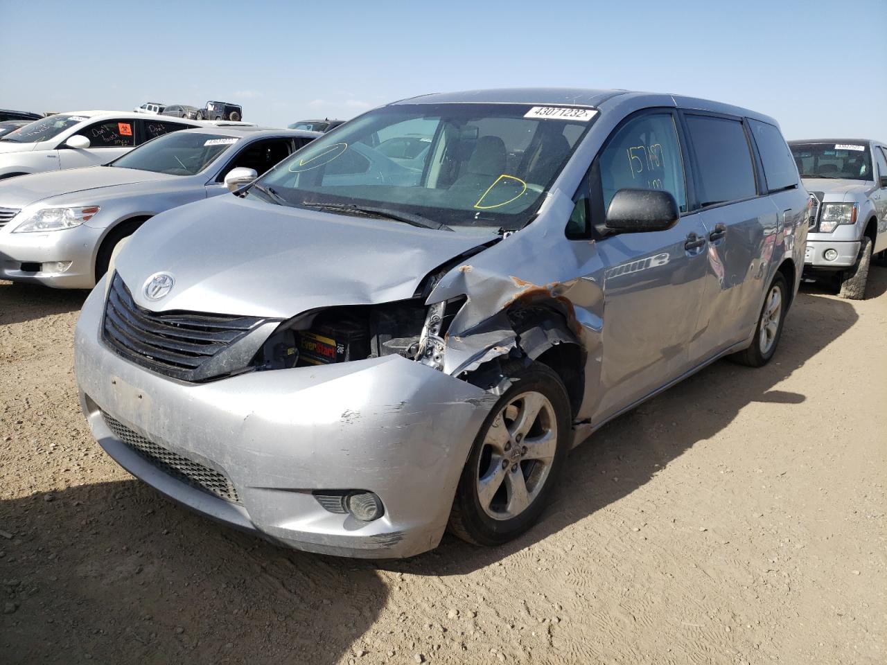 Photo 2 from auction – 2011 TOYOTA SIENNA with VIN 5TDZK3DC5BS063067