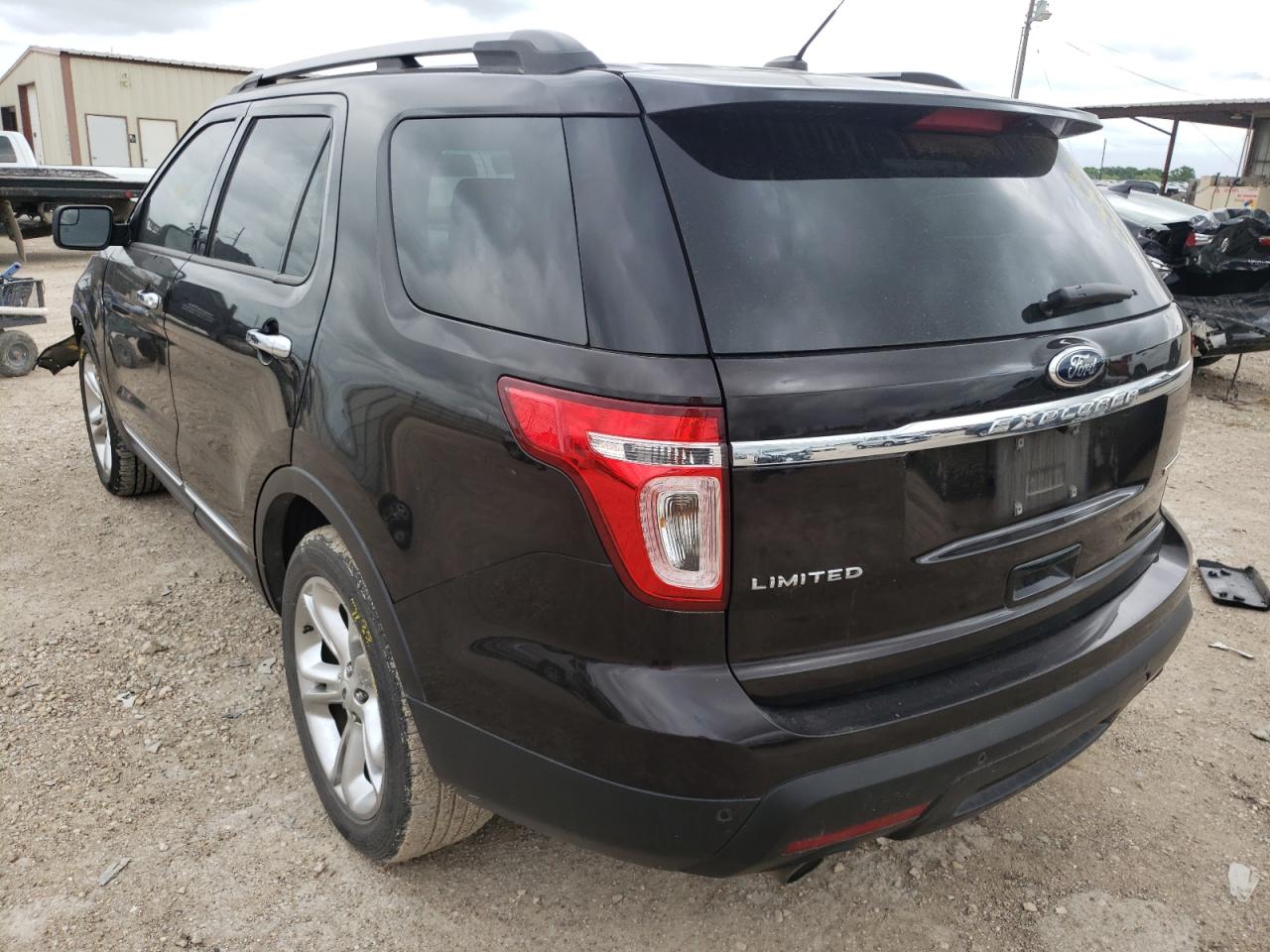 Photo 3 from auction – 2014 FORD EXPLORER L with VIN 1FM5K7F84EGB38835
