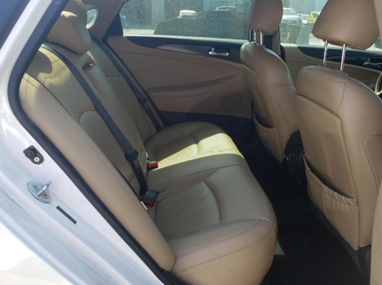 Photo 6 from auction – 2012 HYUNDAI SONATA SE with VIN 5NPEC4AB4CH354910