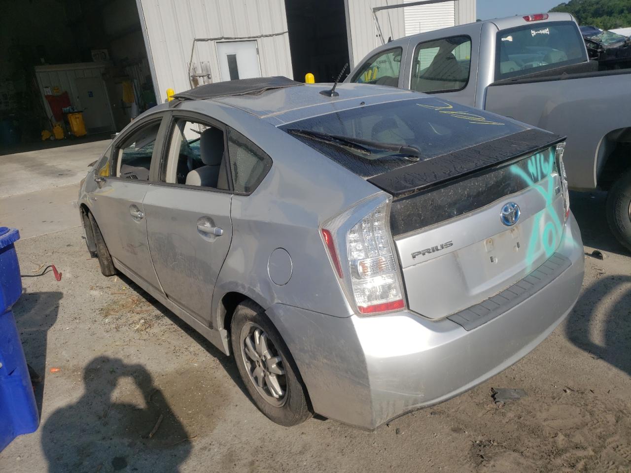Photo 3 from auction – 2011 TOYOTA PRIUS with VIN JTDKN3DU3B1367464
