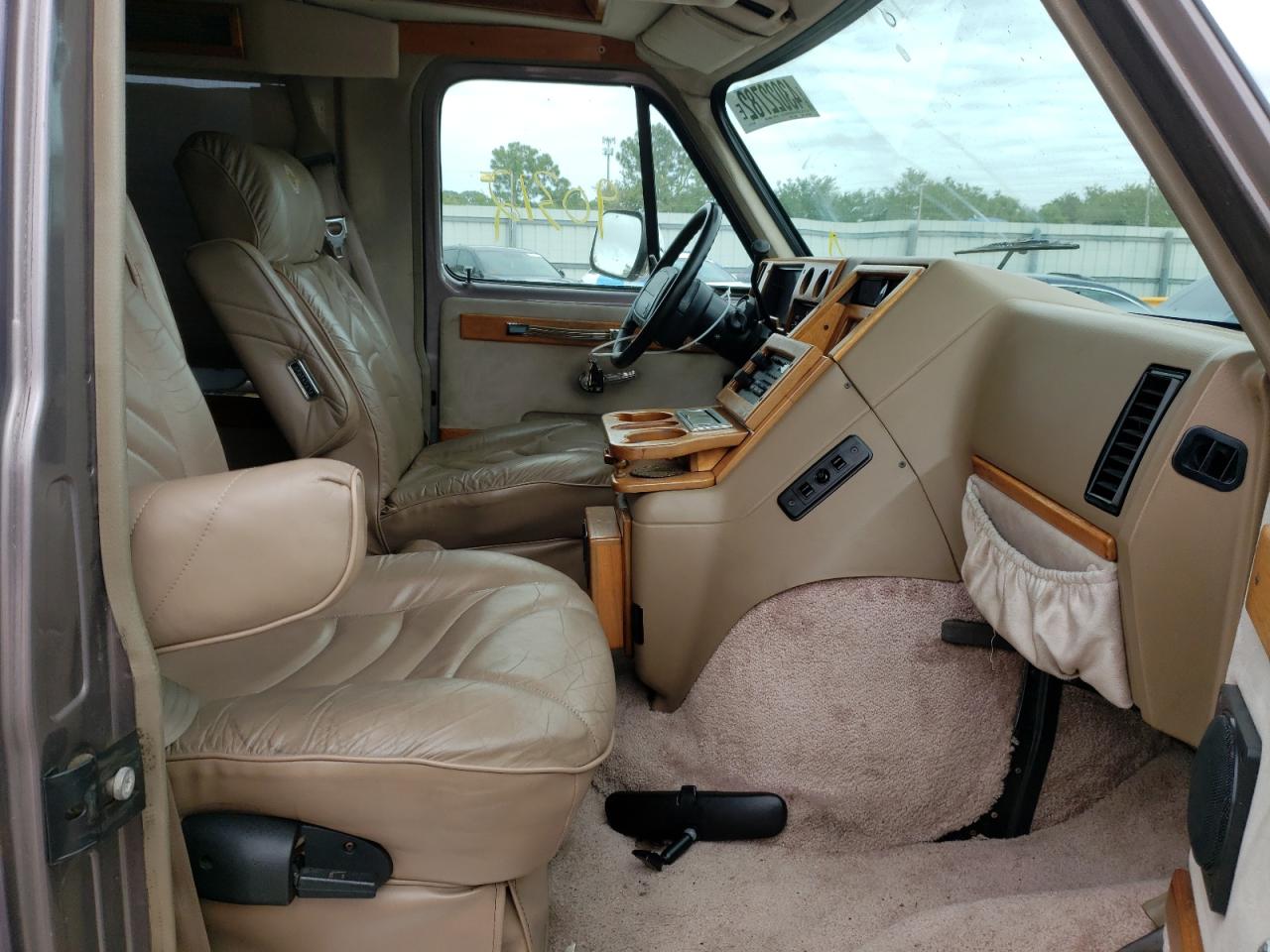 Photo 5 from auction – 1995 CHEVROLET G20 with VIN 1GBEG25K4SF196102