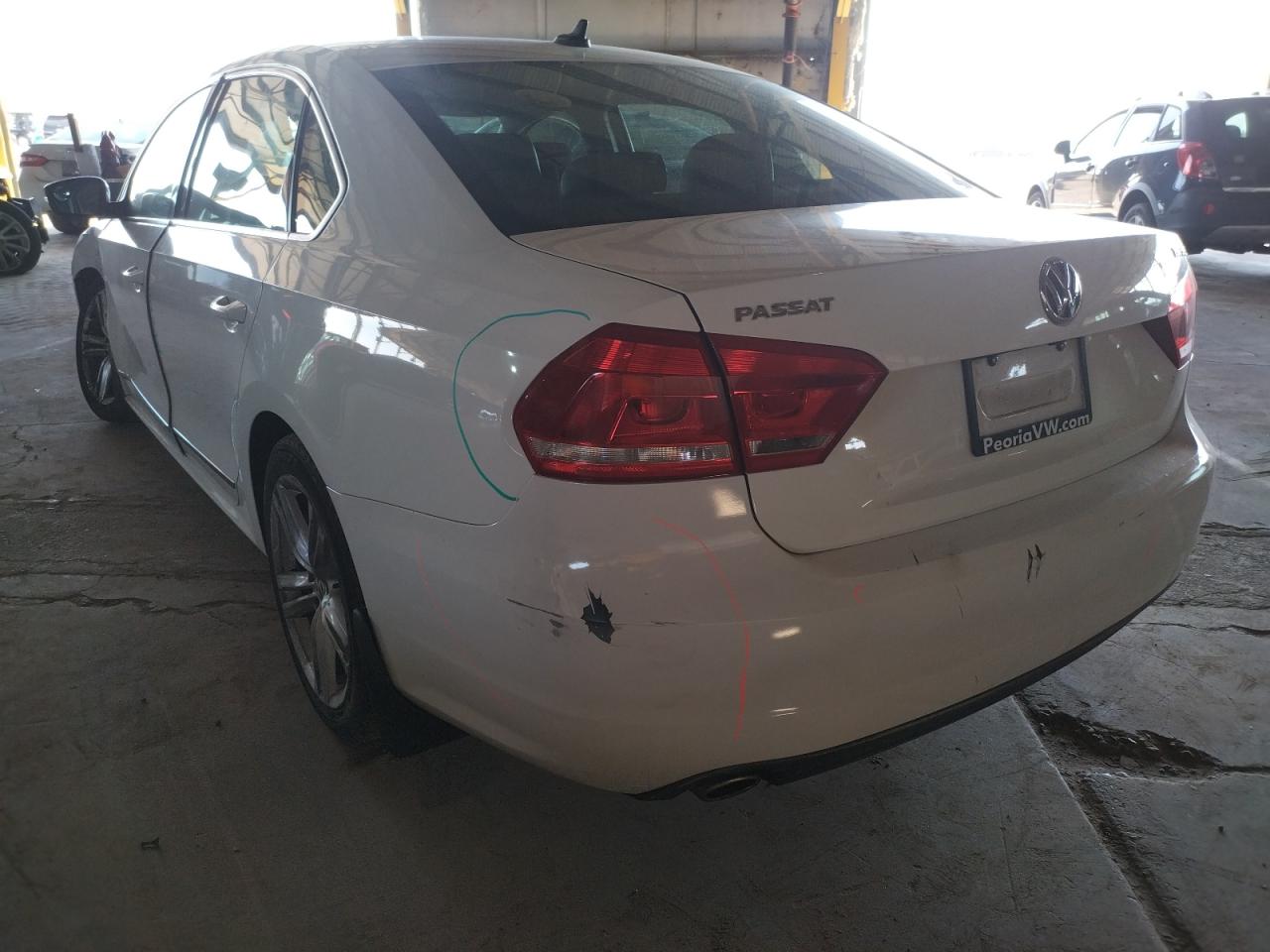 Photo 3 from auction – 2014 VOLKSWAGEN PASSAT SEL with VIN 1VWCN7A3XEC049872
