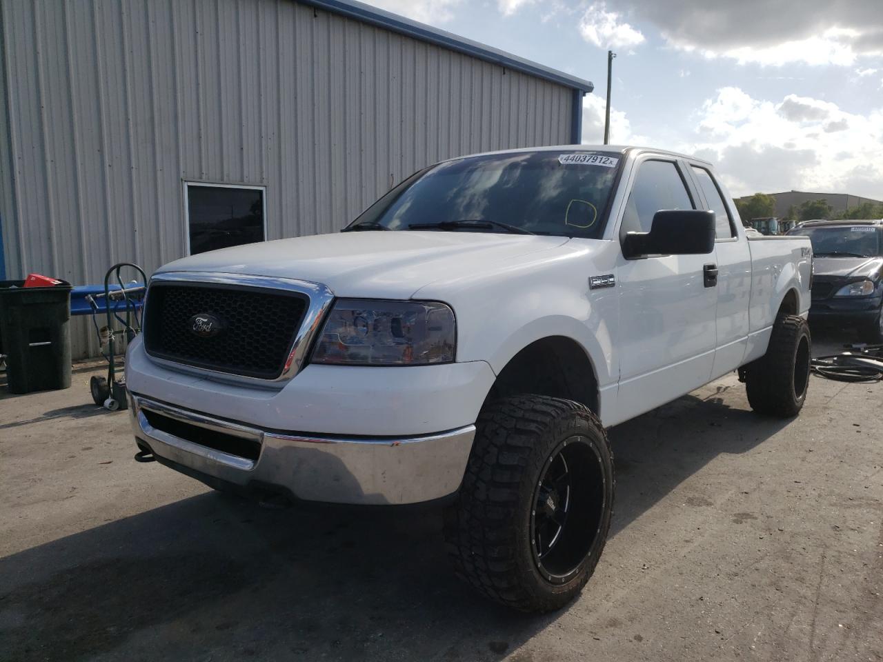 Photo 2 from auction – 2007 FORD F150 with VIN 1FTRX14WX7NA57018