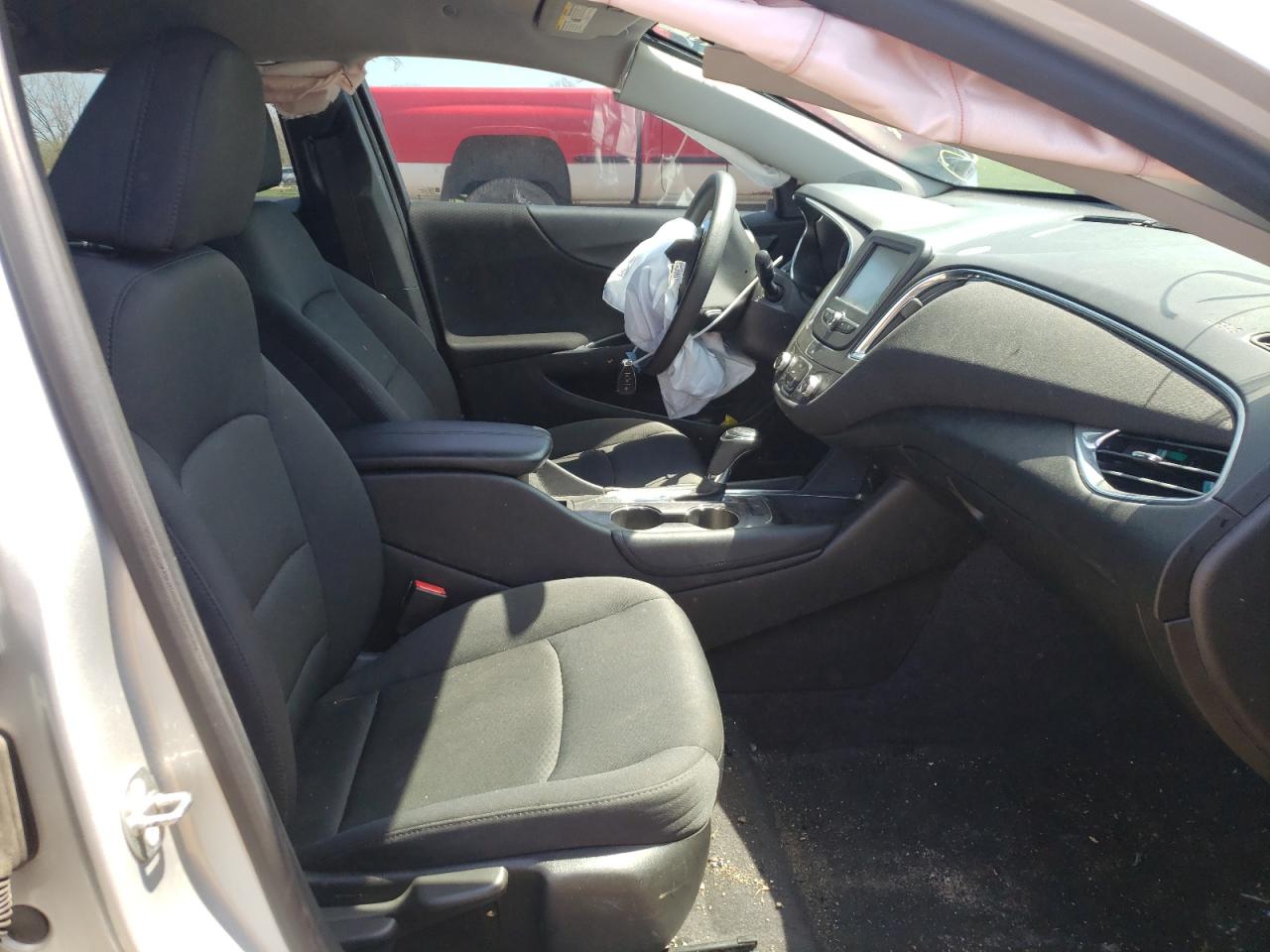 Photo 5 from auction – 2017 CHEVROLET MALIBU LT with VIN 1G1ZE5ST1HF103555