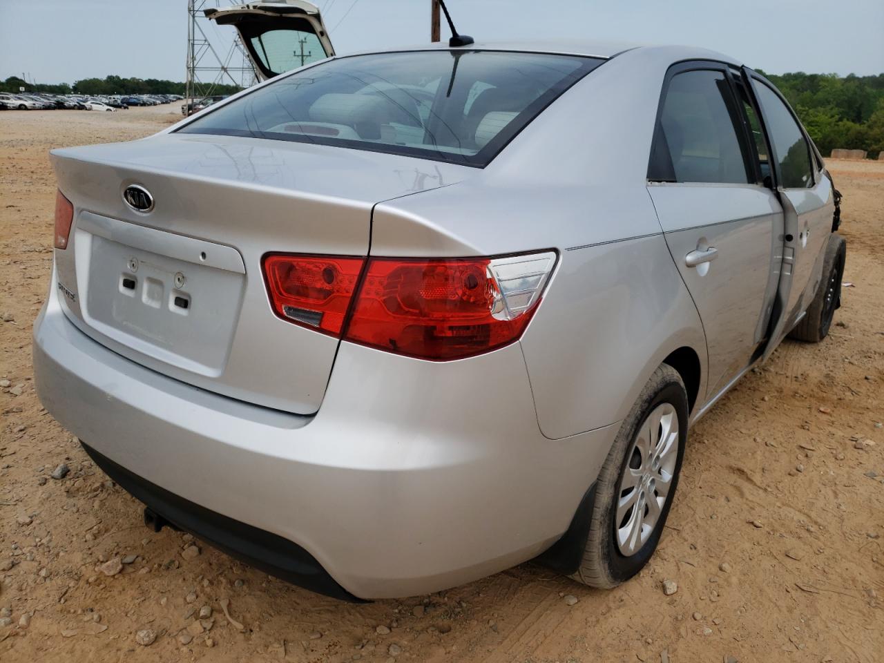 Photo 4 from auction – 2011 KIA FORTE LX with VIN KNAFT4A28B5456047
