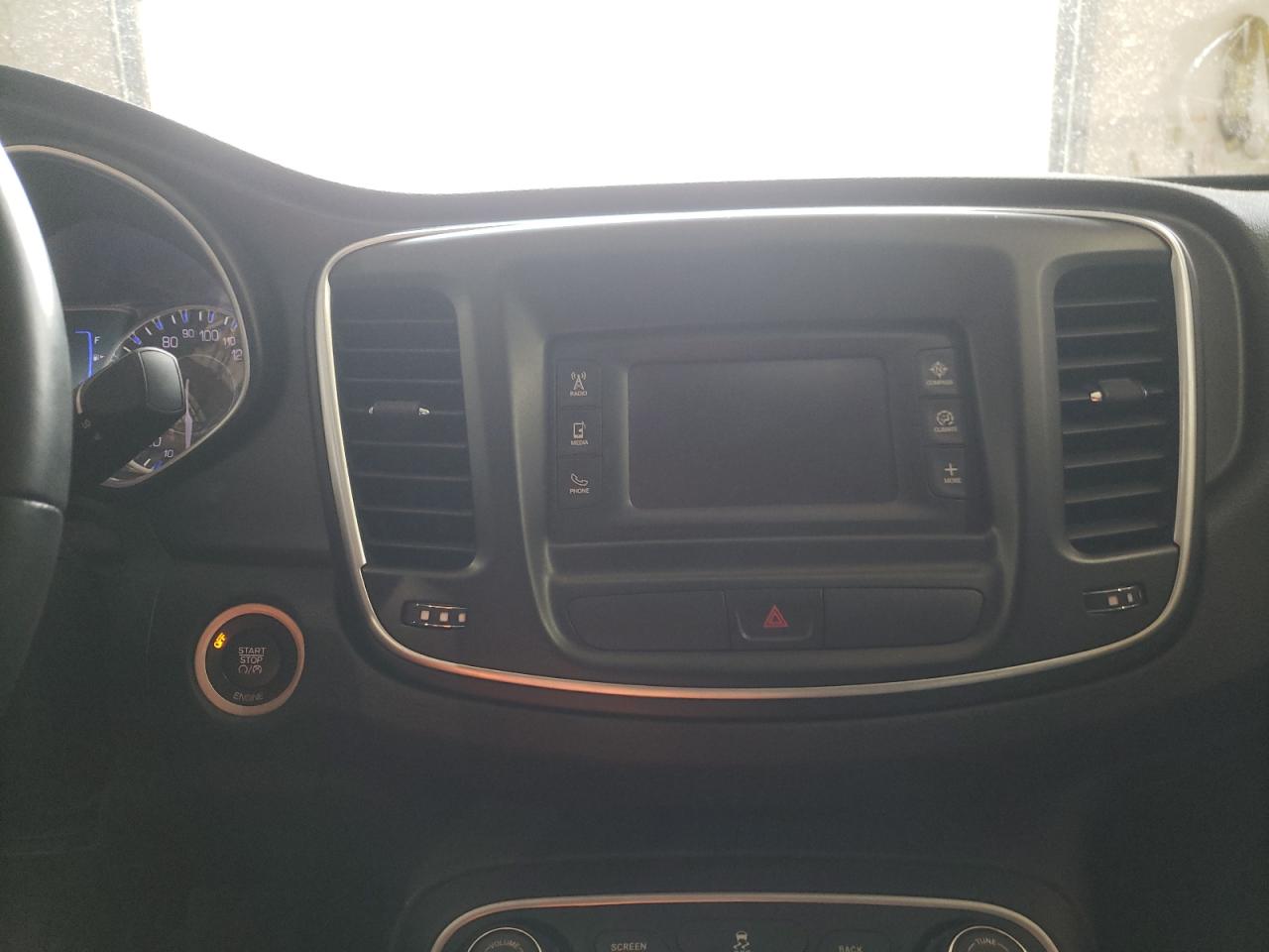 Photo 9 from auction – 2015 CHRYSLER 200 LIMITE with VIN 1C3CCCAGXFN756761