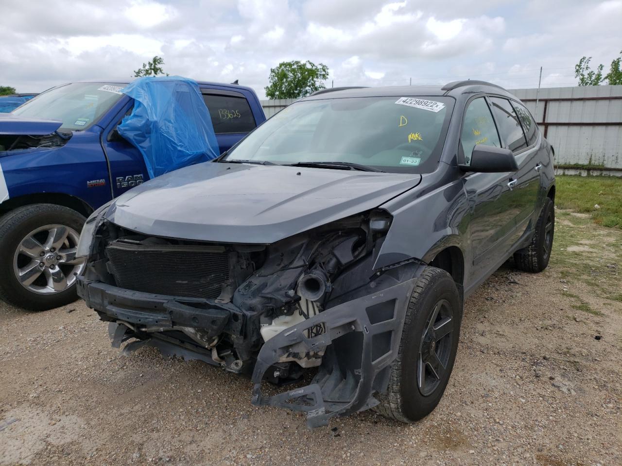 Photo 2 from auction – 2013 CHEVROLET TRAVERSE L with VIN 1GNKRFEDXDJ135166