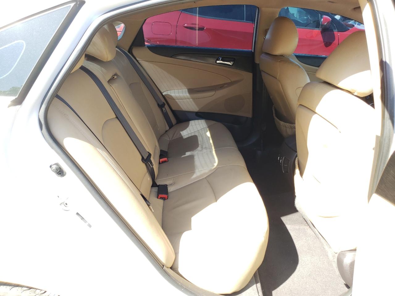 Фото 6 с аукциона – 2012 HYUNDAI SONATA SE с VIN 5NPEC4AC3CH458815