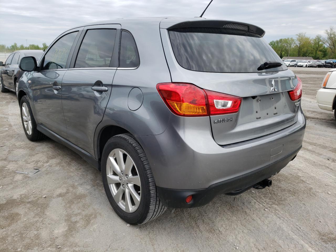 Photo 3 from auction – 2014 MITSUBISHI OUTLANDER with VIN 4A4AP4AU4EE026936