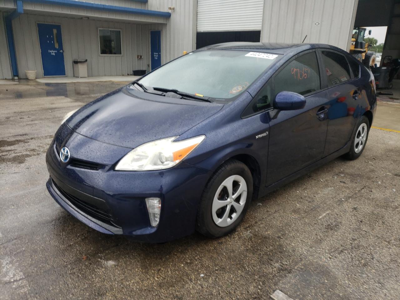 Photo 2 from auction – 2014 TOYOTA PRIUS with VIN JTDKN3DU8E0369169