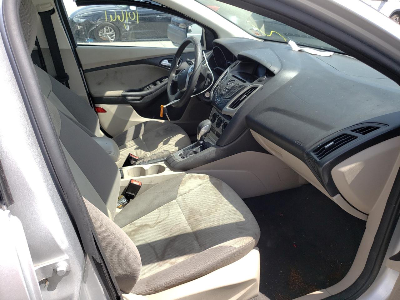 Photo 5 from auction – 2014 FORD FOCUS SE with VIN 1FADP3F29EL121578