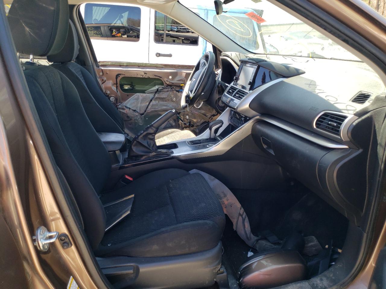 Photo 5 from auction – 2019 MITSUBISHI ECLIPSE CR with VIN JA4AT3AA3KZ028596