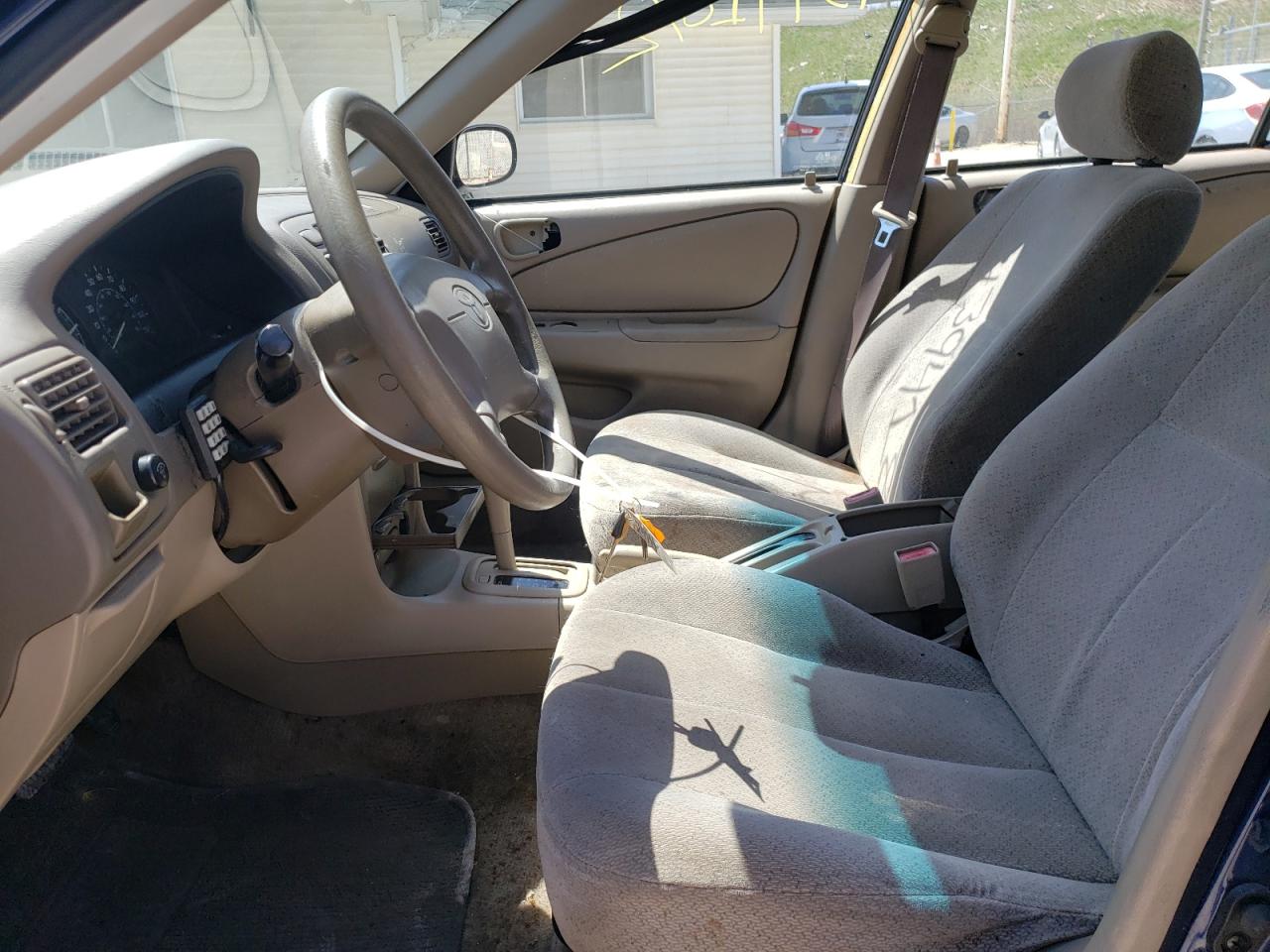 Photo 5 from auction – 1998 TOYOTA COROLLA VE with VIN 2T1BR12E6WC069397