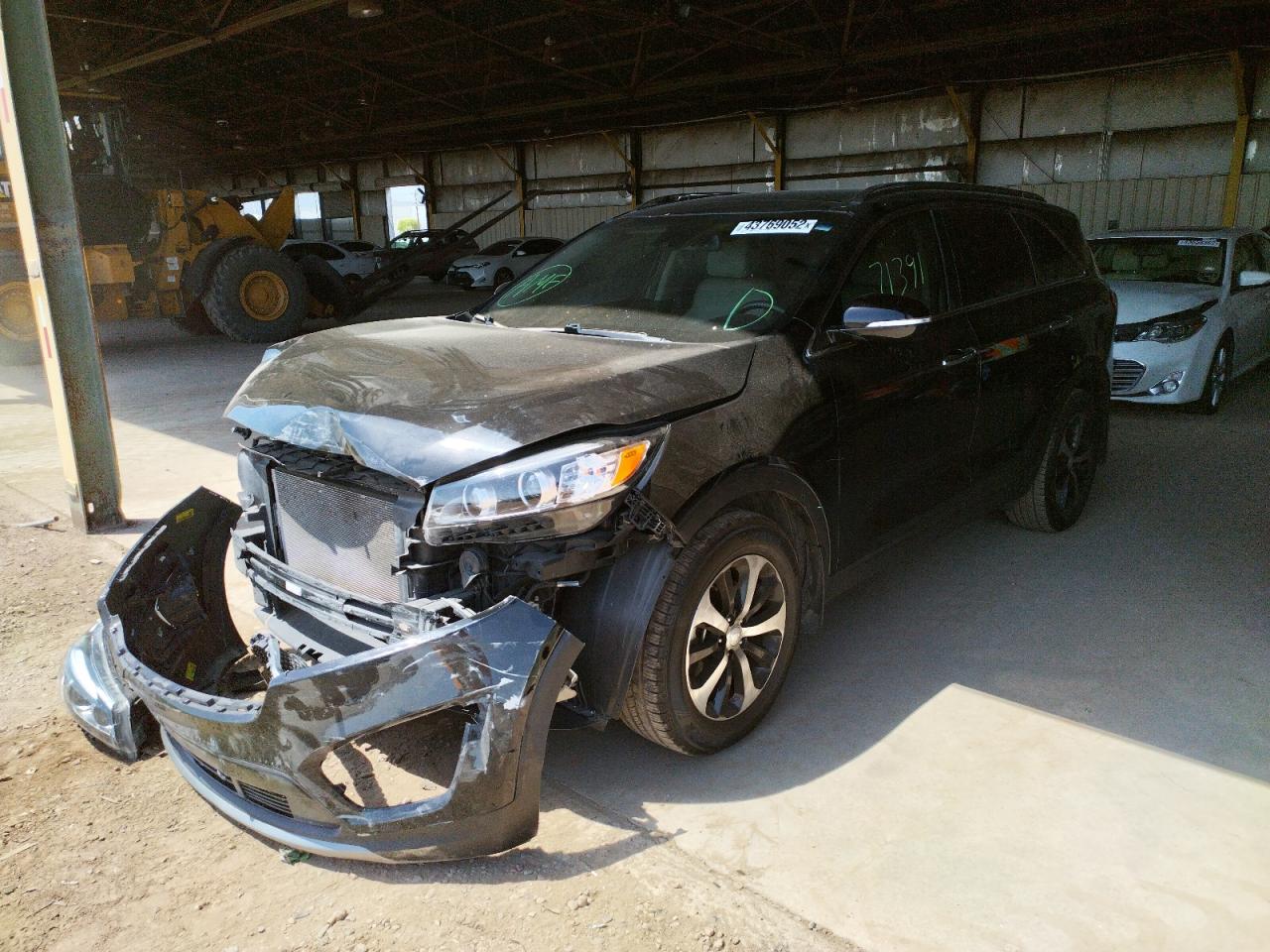 Photo 2 from auction – 2017 KIA SORENTO EX with VIN 5XYPH4A53HG293388