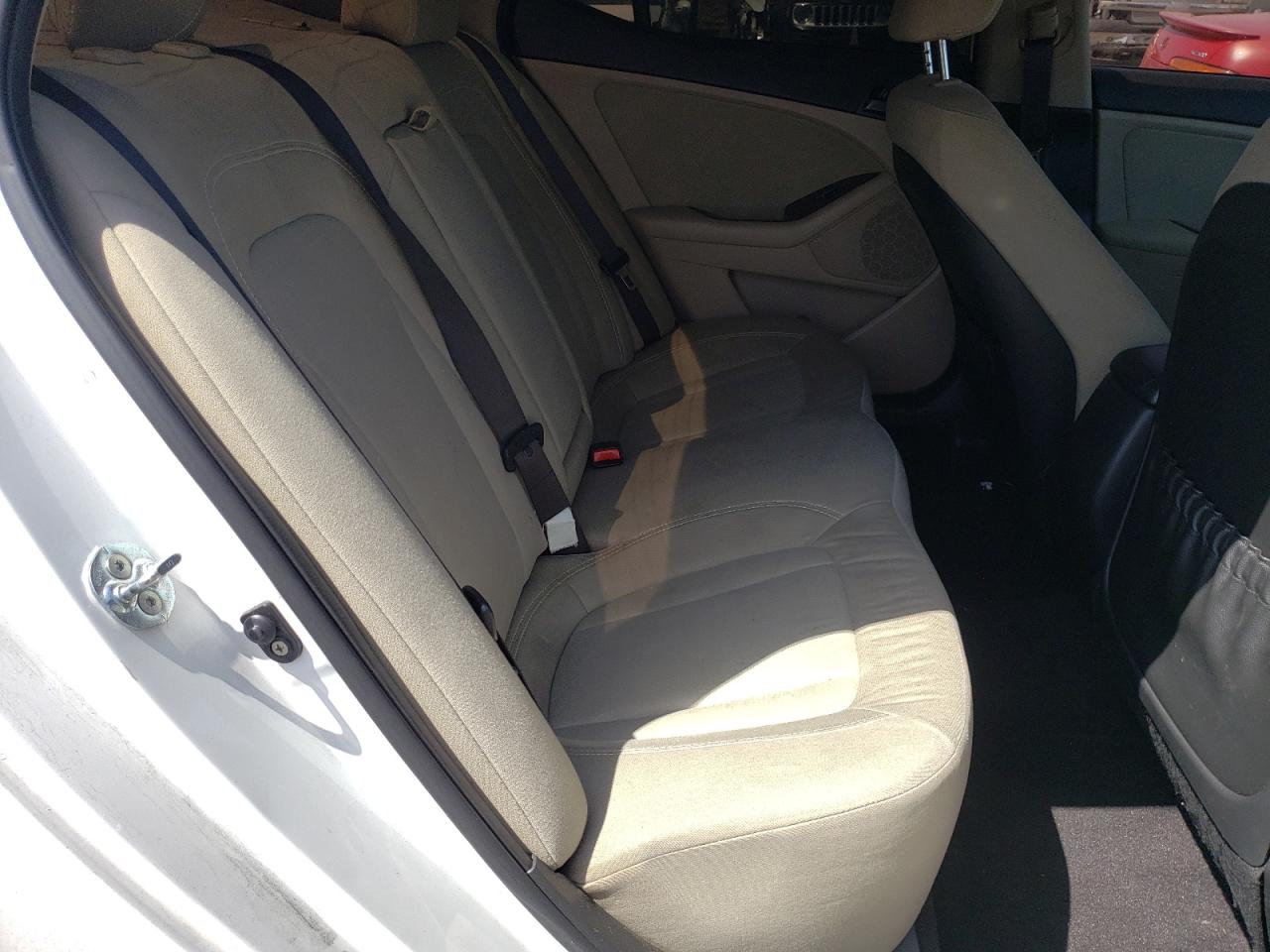 Photo 6 from auction – 2011 KIA OPTIMA LX with VIN KNAGM4A72B5164889