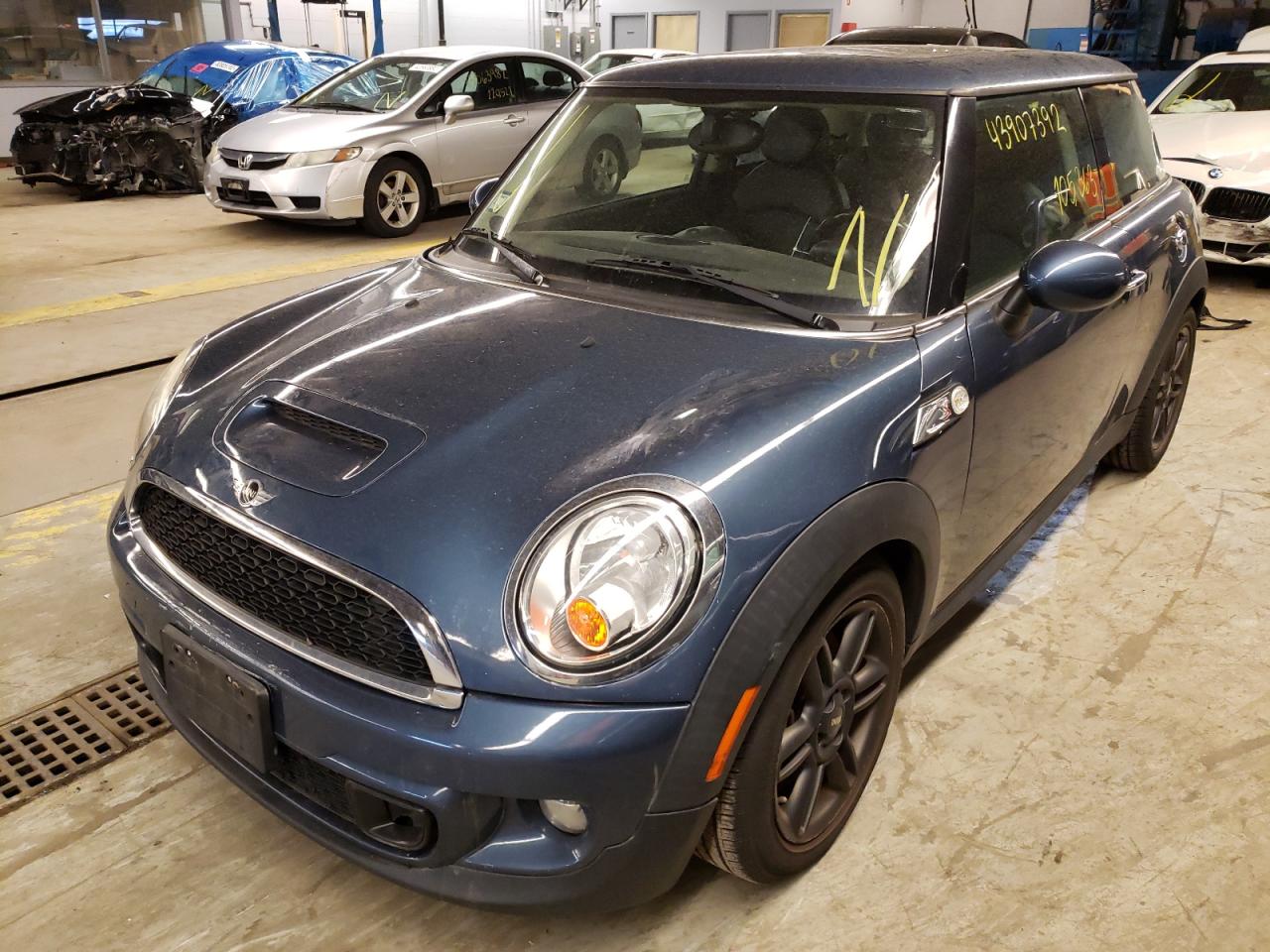 Photo 2 from auction – 2011 MINI COOPER S with VIN WMWSV3C54BTY12984