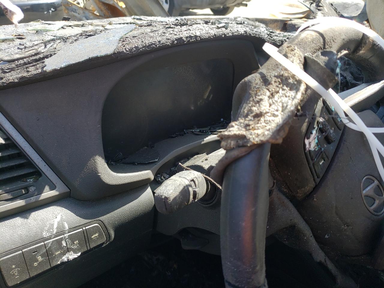 Photo 8 from auction – 2016 HYUNDAI TUCSON LIM with VIN KM8J33A28GU160574