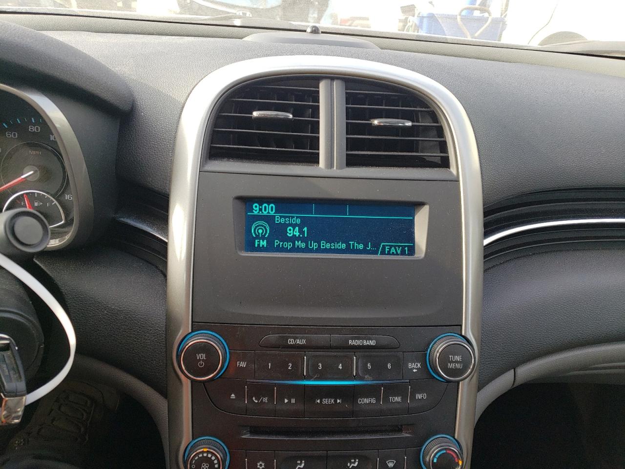 Photo 9 from auction – 2015 CHEVROLET MALIBU LS with VIN 1G11B5SLXFF328897