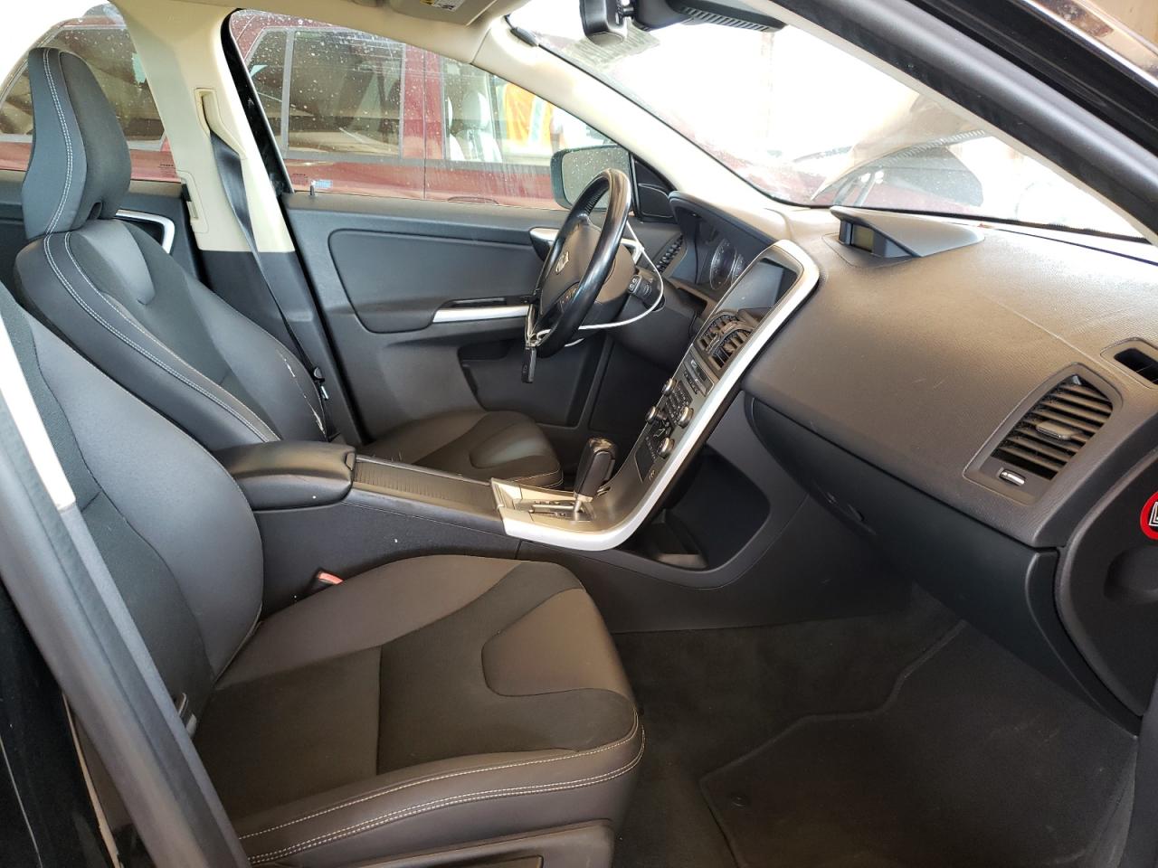 Photo 5 from auction – 2011 VOLVO XC60 3.2 with VIN YV4940DL1B2135959