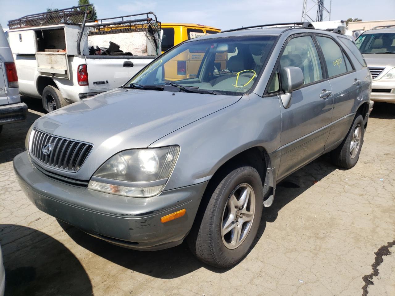 Photo 2 from auction – 2000 LEXUS RX 300 with VIN JT6HF10U3Y0095778