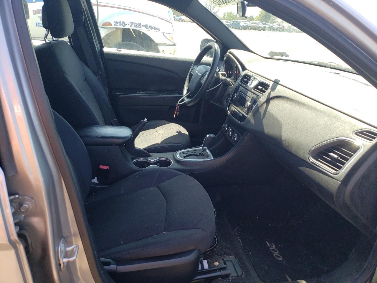 Photo 5 from auction – 2014 CHRYSLER 200 LX with VIN 1C3CCBAB4EN213998