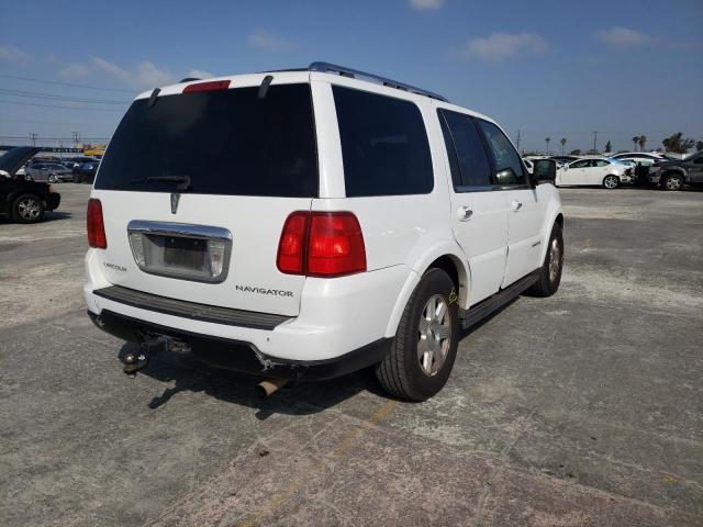 Photo 4 from auction – 2005 LINCOLN NAVIGATOR with VIN 5LMFU27595LJ04447